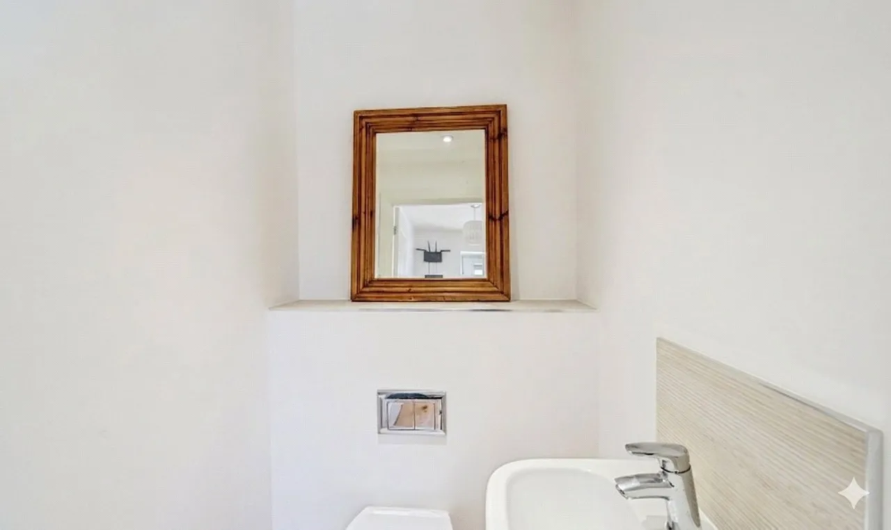 Vespasian Close, Westhampnett, PO18, photo 7