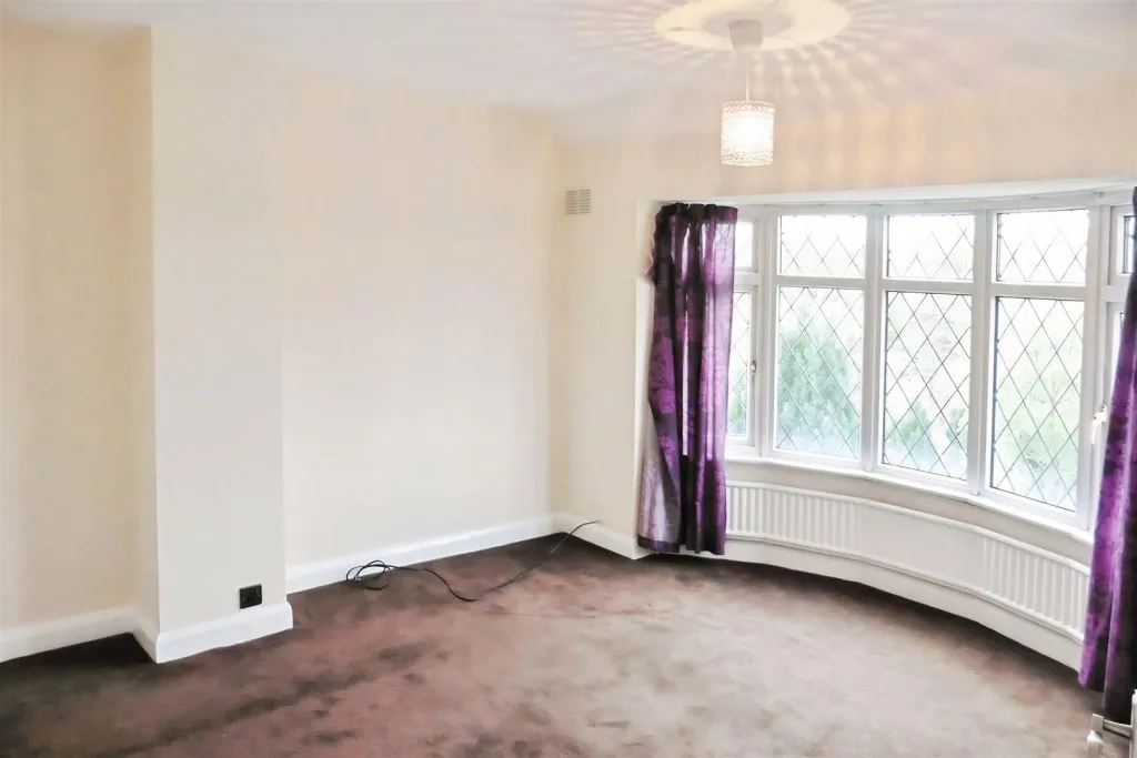 Hall Avenue, Rushden, Northants, photo 5