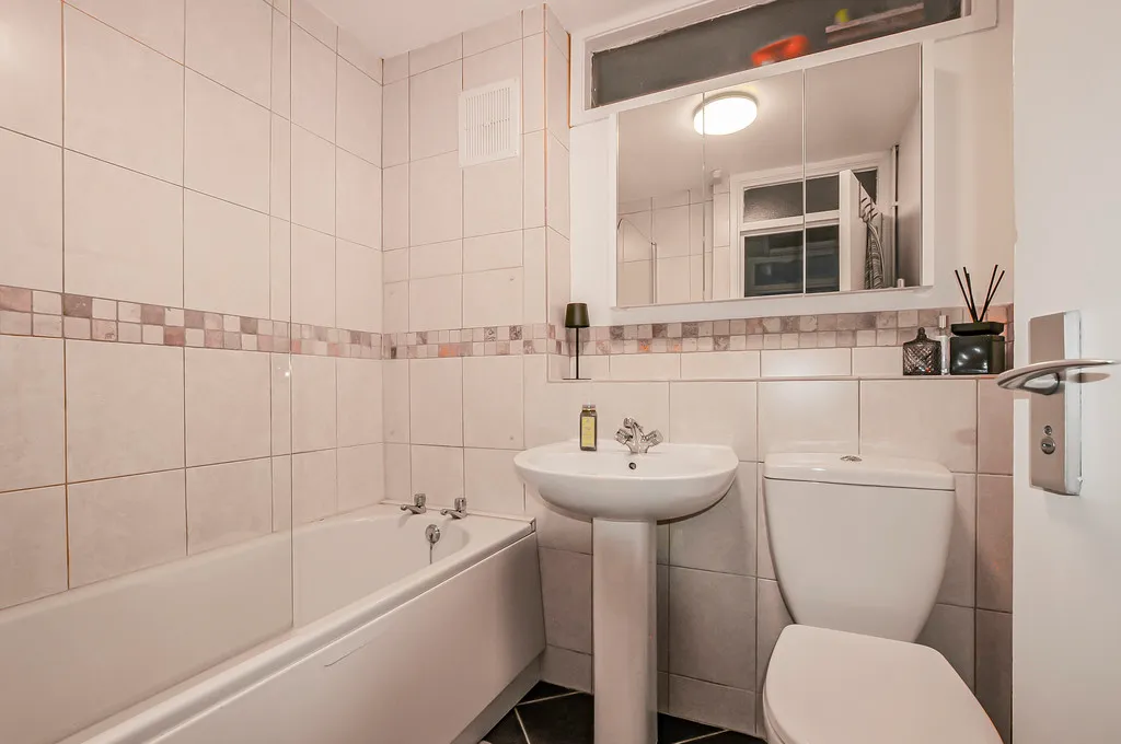 Whitehall Road, Uxbridge, UB8, photo 7