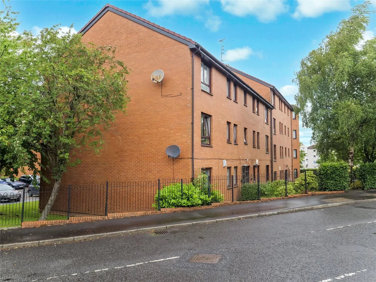 2 bed flat for sale — Burnhill Quadrant, Rutherglen, Glasgow, South Lanarkshire, G73