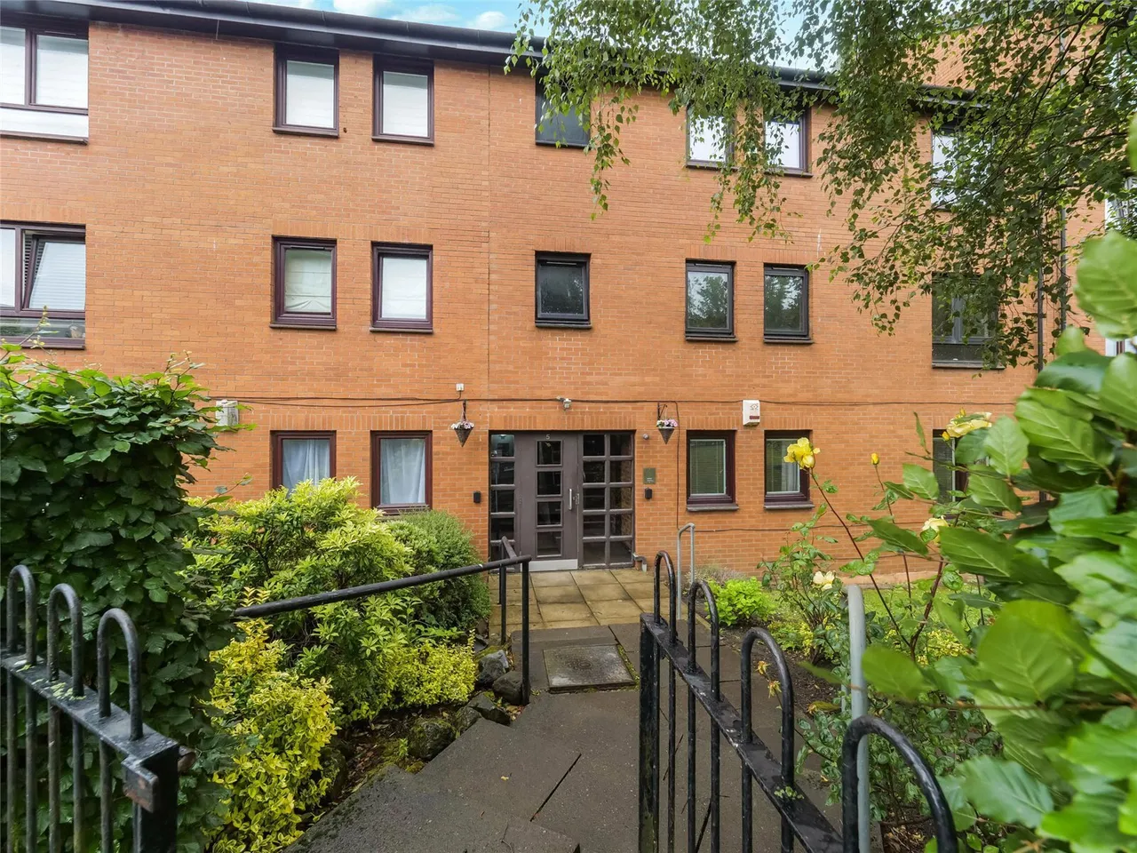 Burnhill Quadrant, Rutherglen, Glasgow, South Lanarkshire, G73, photo 2