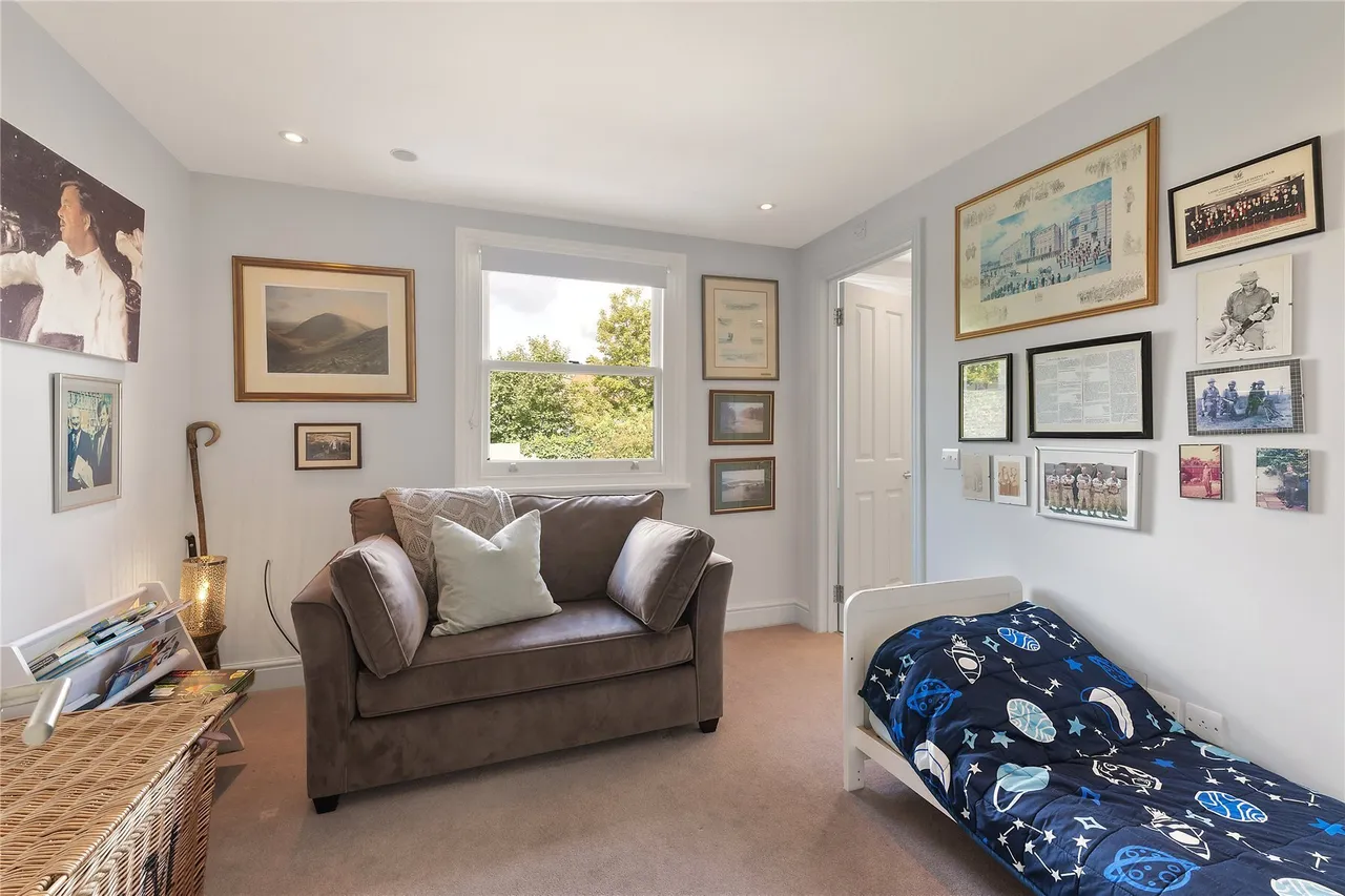 Knowsley Road, London, SW11, photo 9