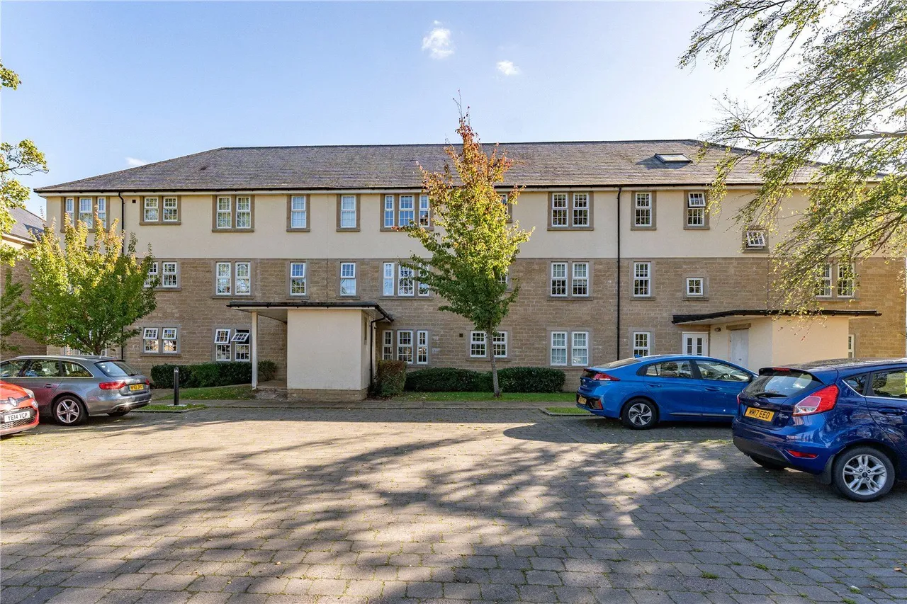 High Royds Drive, Menston, LS29, photo 16