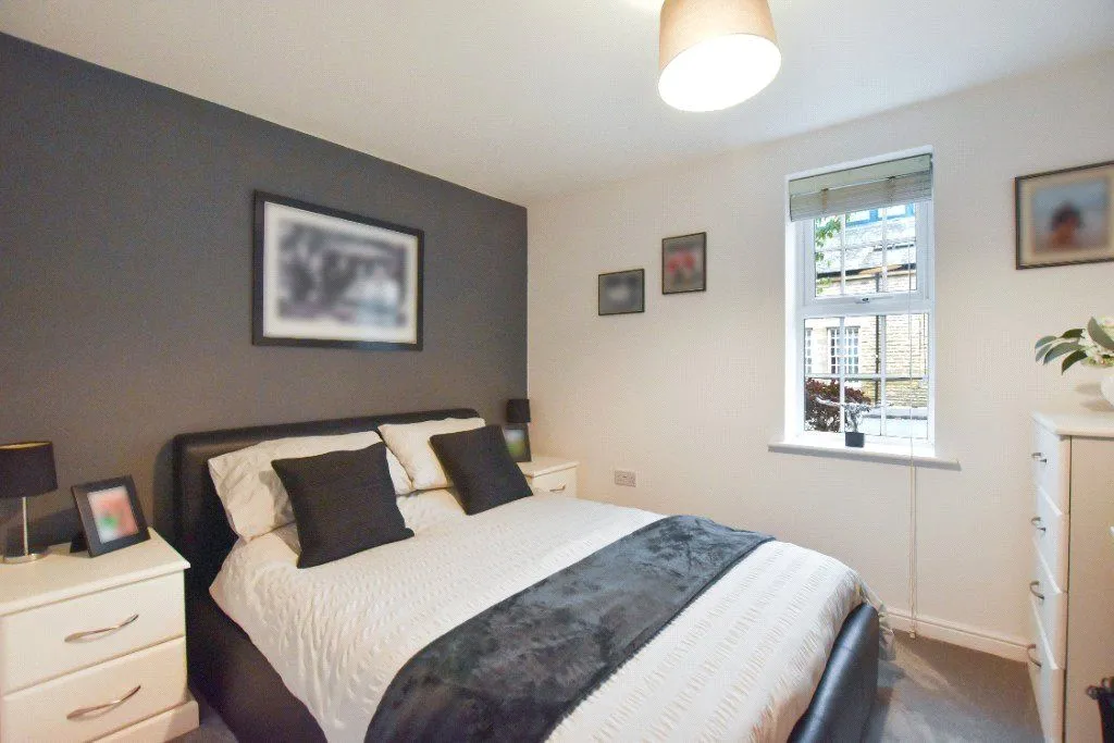 High Royds Drive, Menston, LS29, photo 9
