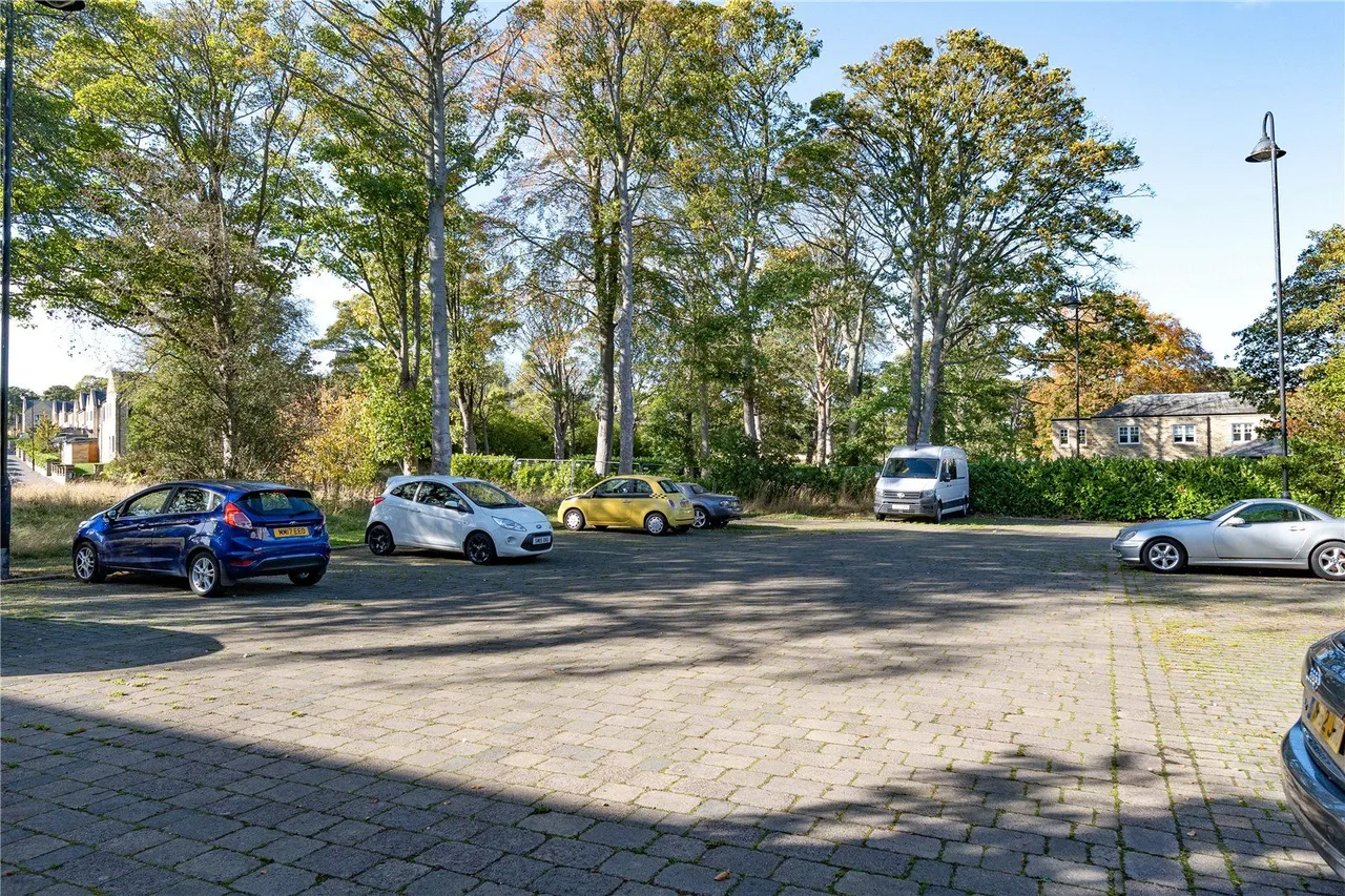 High Royds Drive, Menston, LS29, photo 15