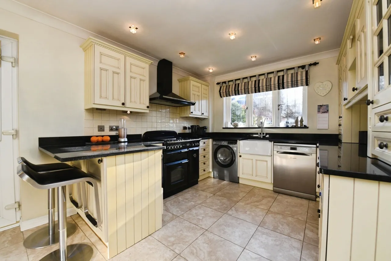 The Pines, Laindon, Basildon, Essex, SS15, photo 3
