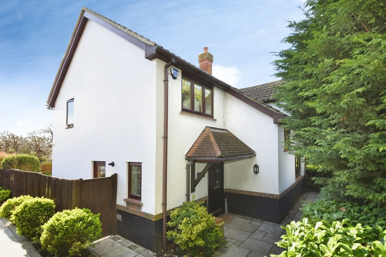 4 bed house for sale — The Pines, Laindon, Basildon, Essex, SS15