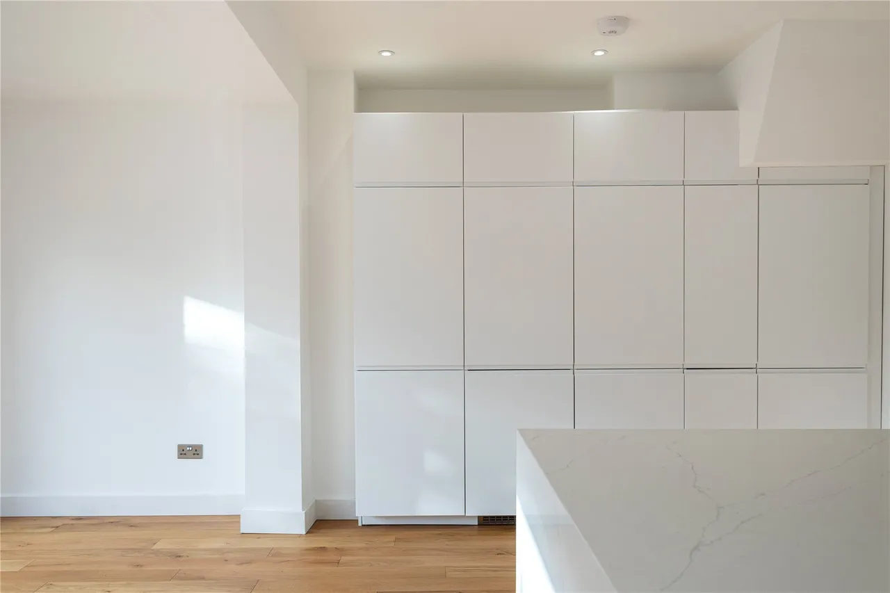 Elm Close, Wimbledon, London, SW20, photo 9
