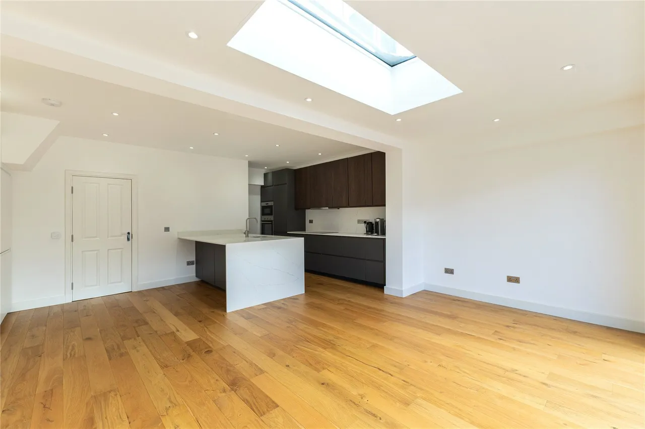 Elm Close, Wimbledon, London, SW20, photo 4