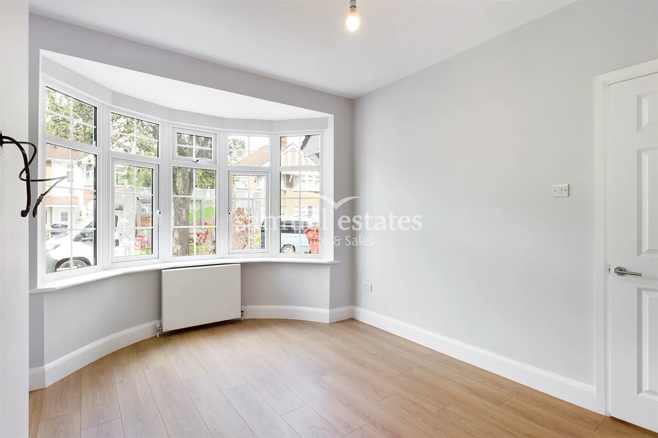 Mitcham, Surrey, CR4 3BZ, photo 2