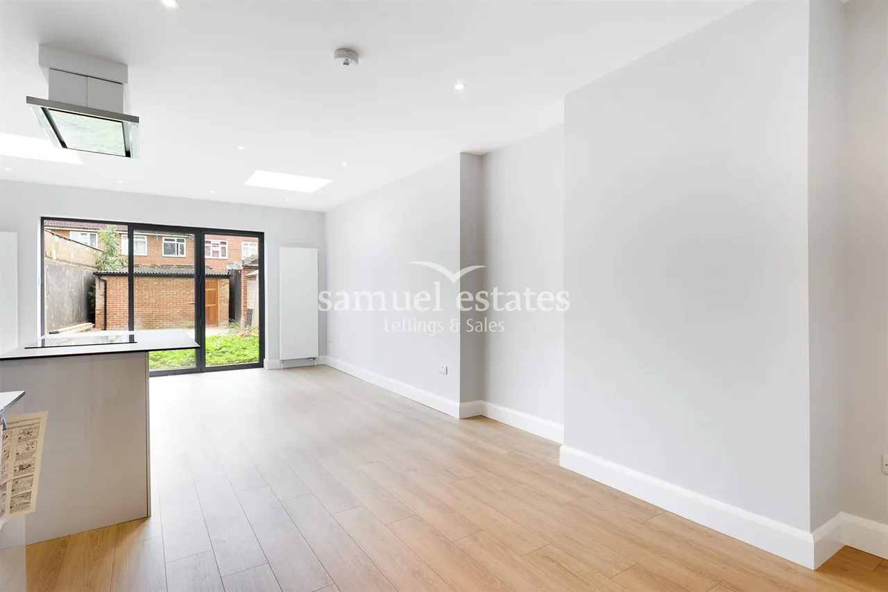 Mitcham, Surrey, CR4 3BZ, photo 3