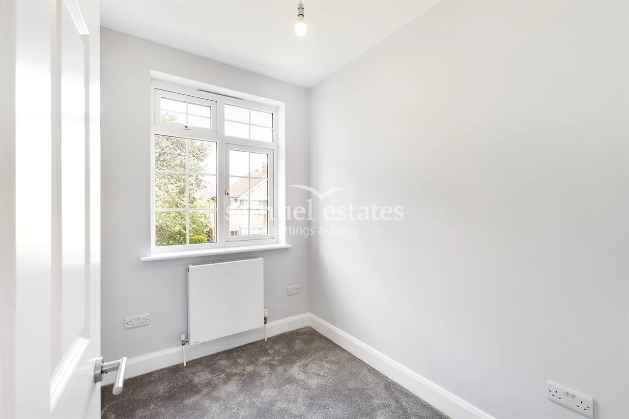 Mitcham, Surrey, CR4 3BZ, photo 9