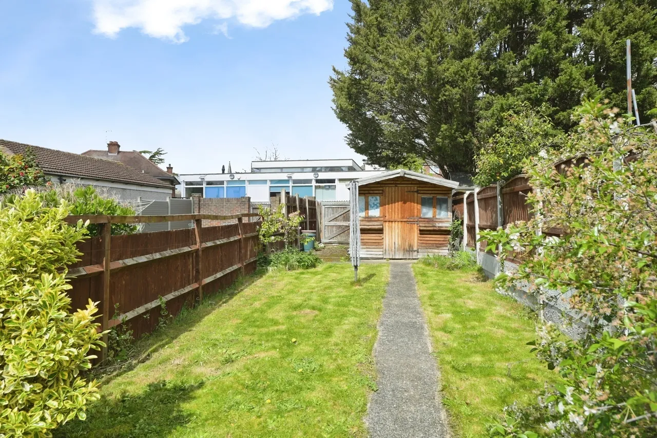 Ash Close, Collier Row, Romford, Havering, RM5, photo 16