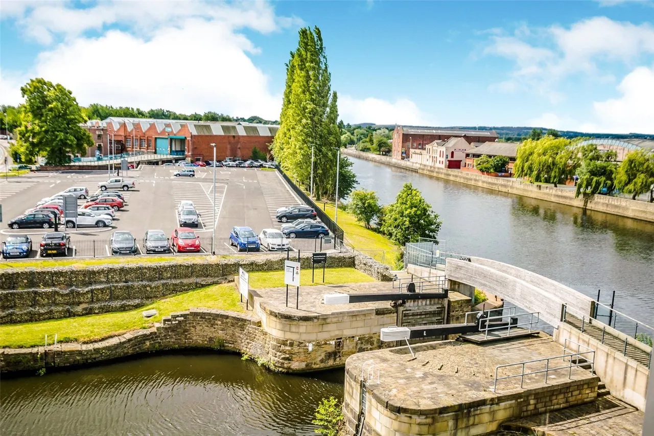 Navigation Walk, Wakefield, West Yorkshire, WF1, photo 12