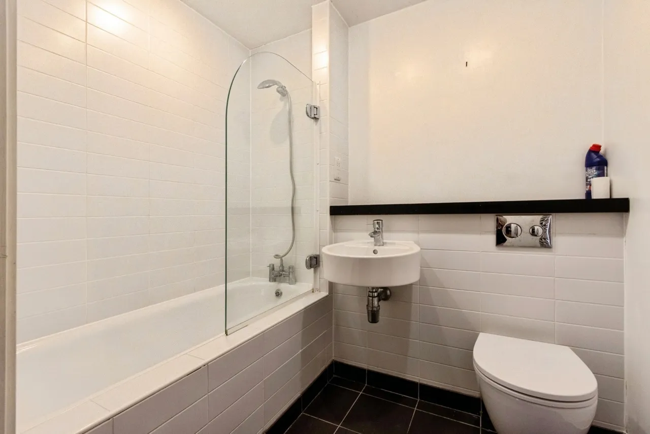 Navigation Walk, Wakefield, West Yorkshire, WF1, photo 10