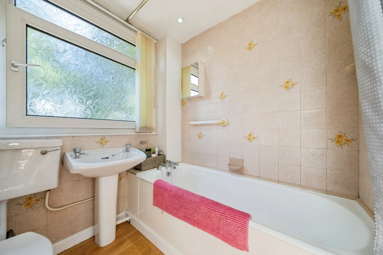 Dale Crescent, St. Helens, WA9, photo 12