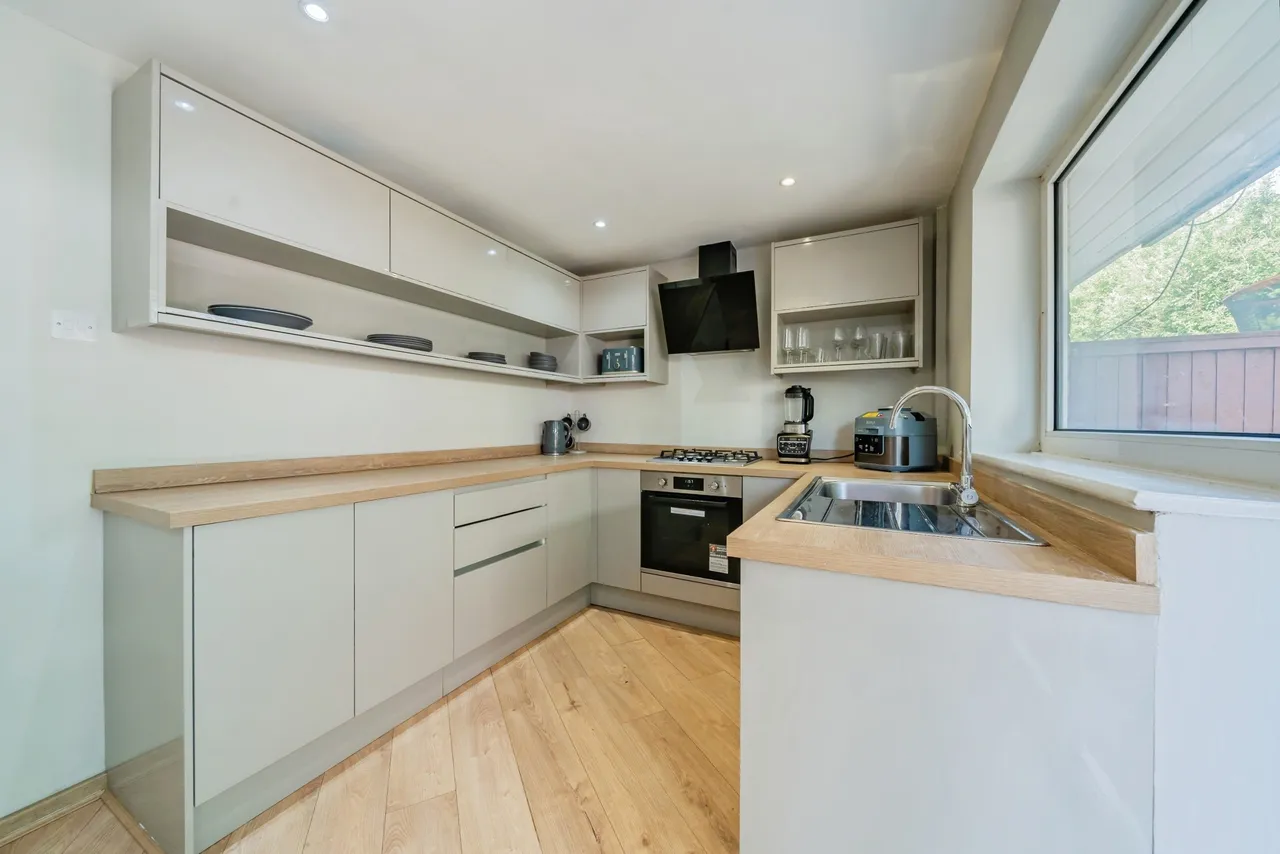 Dale Crescent, St. Helens, WA9, photo 6