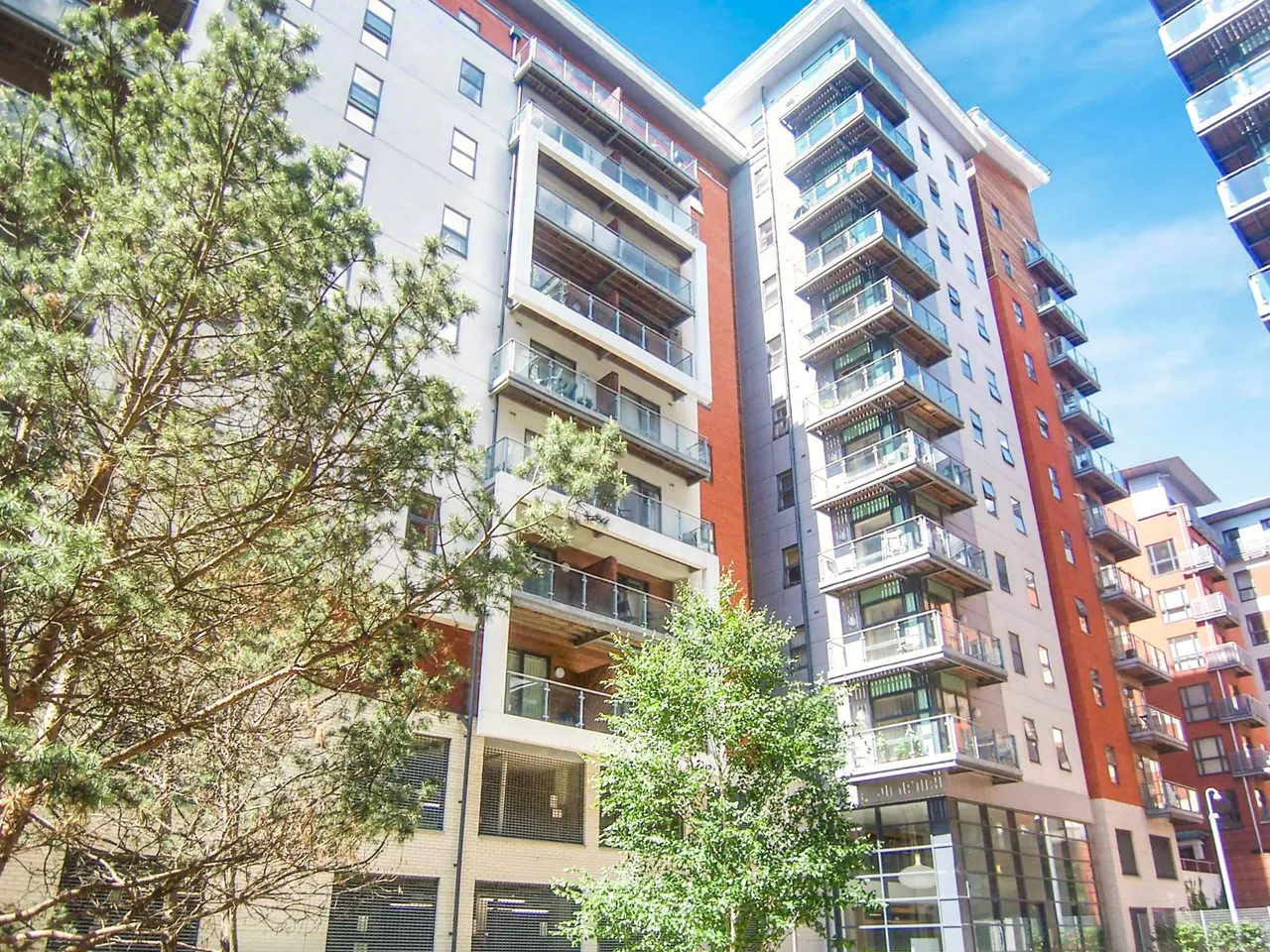 2 bed flat to rent, Hornbeam Way, Green Quarter, M4