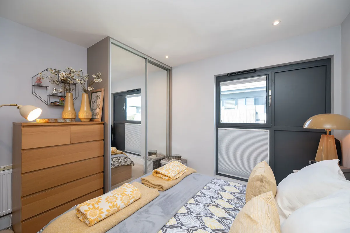 Horsham, RH13, photo 10