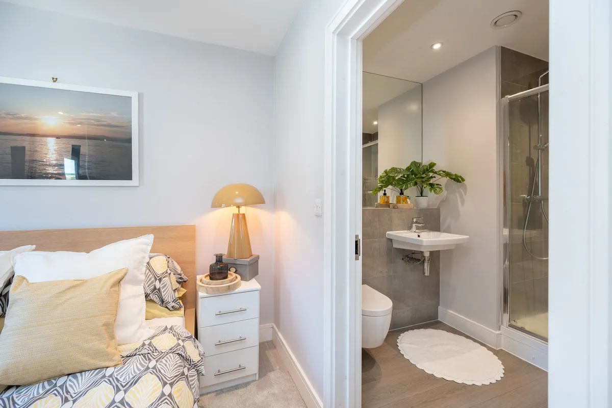 Horsham, RH13, photo 12