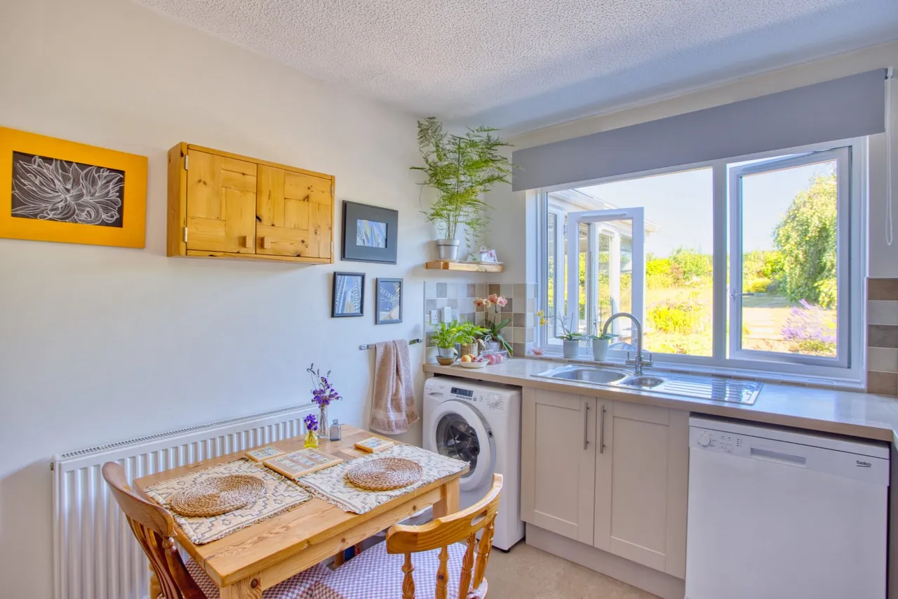 Nelson Park Road, St. Margarets-at-Cliffe, CT15, photo 4