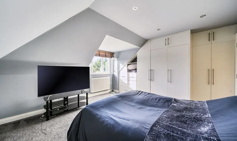 Vernon Close, Servalan Court, KT19, photo 11