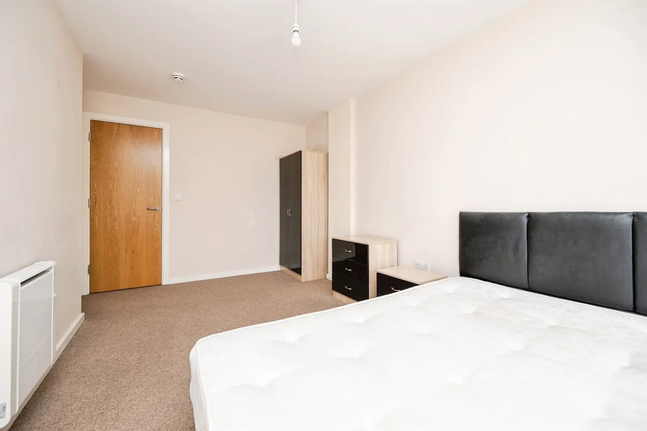 High Street, Kingswinford, DY6, photo 10
