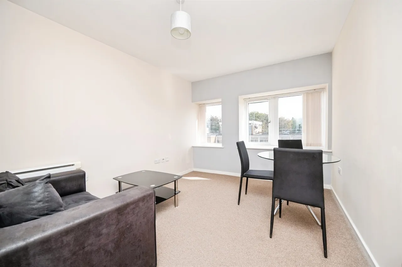 High Street, Kingswinford, DY6, photo 6