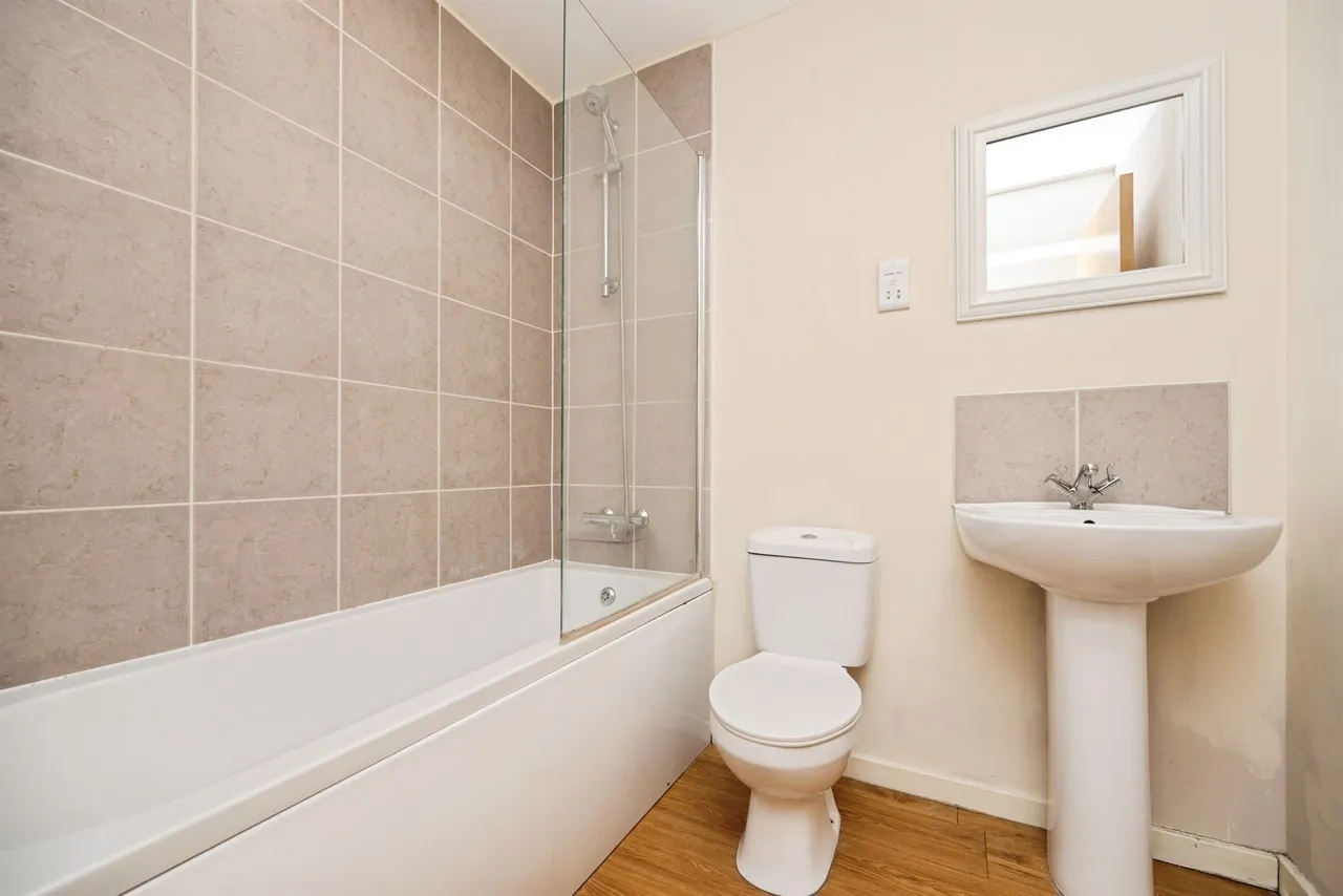 High Street, Kingswinford, DY6, photo 12