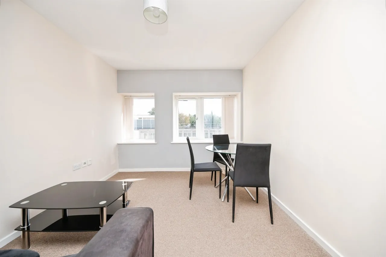 High Street, Kingswinford, DY6, photo 5