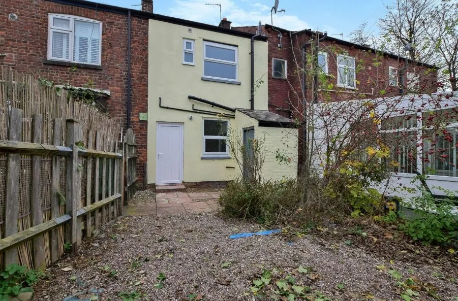 Pineapple Street, Stockport, SK7, photo 8