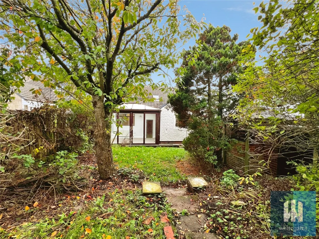 West Lodge Crescent, Ainley Top, HD2, photo 6