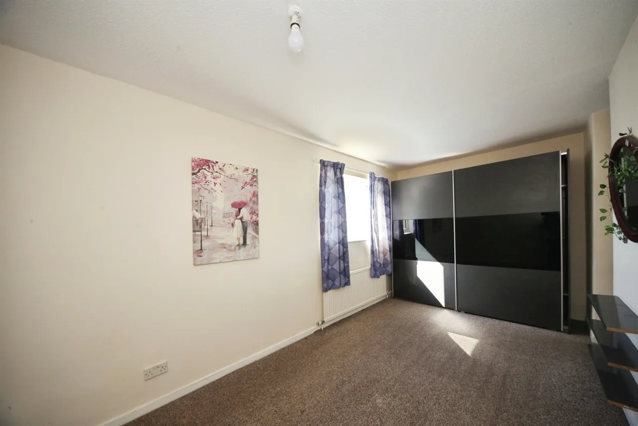 Elgar Path, Luton, LU2, photo 9