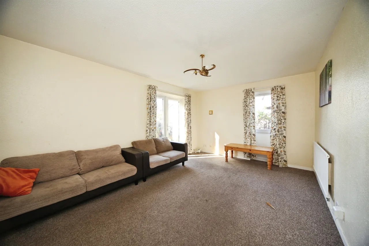 Elgar Path, Luton, LU2, photo 2