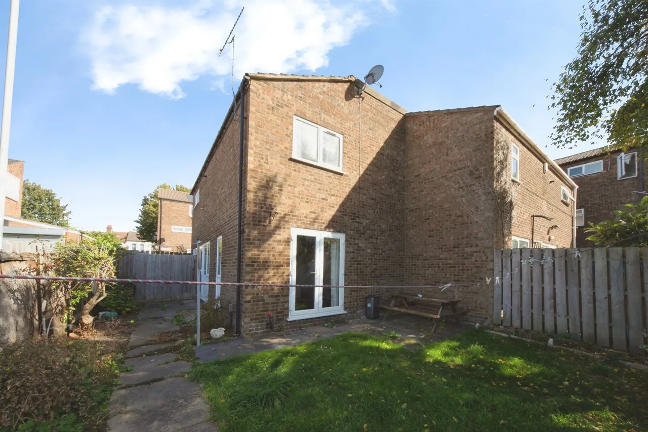 3 bed house for sale, Elgar Path, Luton, LU2