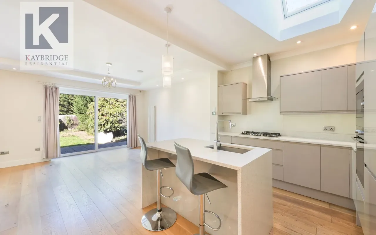 The Warren, Worcester Park, KT4, photo 2