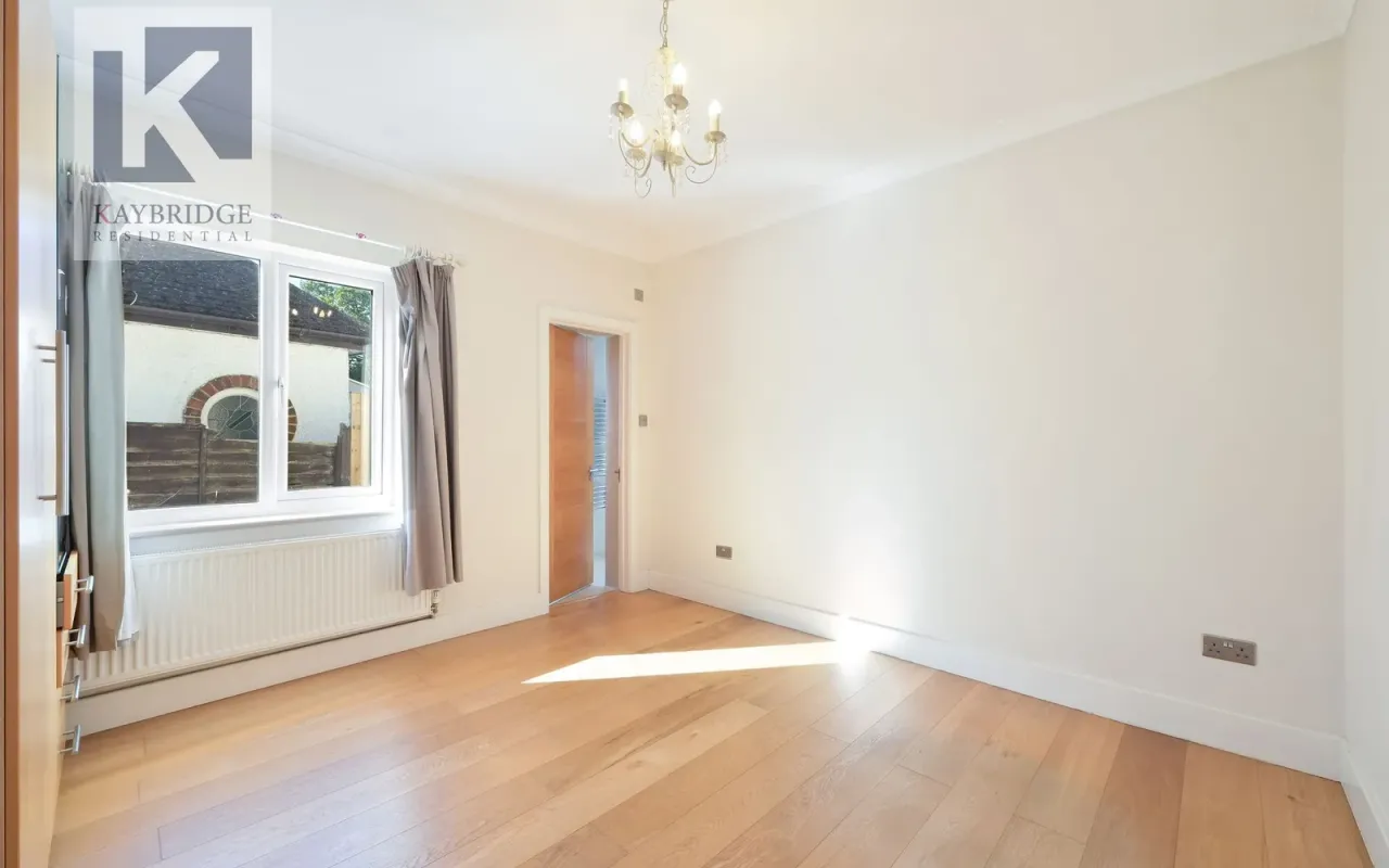 The Warren, Worcester Park, KT4, photo 16