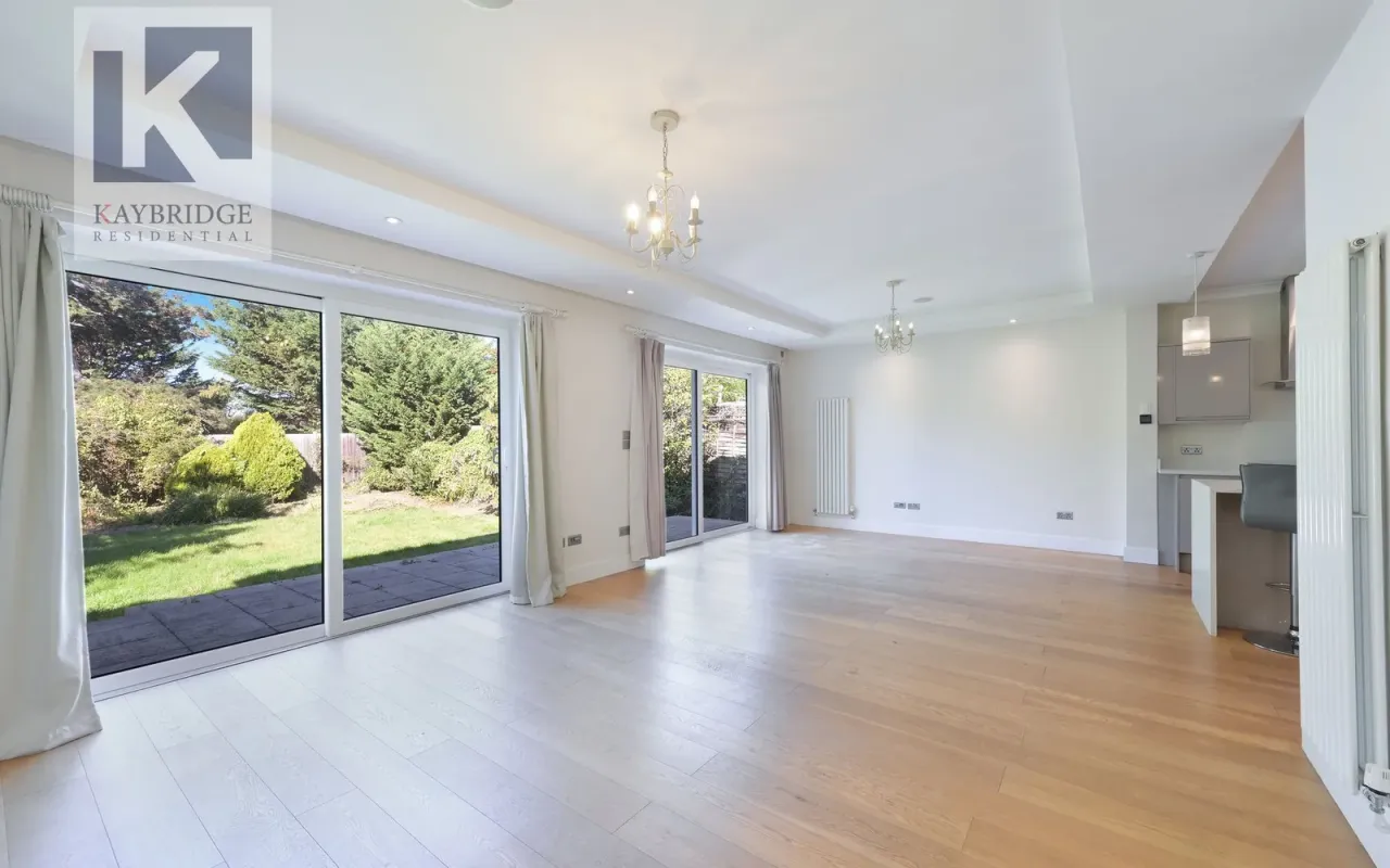 The Warren, Worcester Park, KT4, photo 4