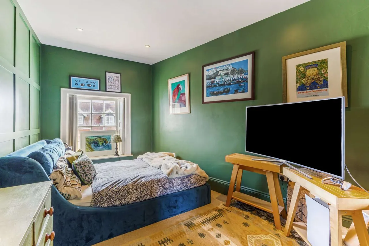 Froyle House, Upper Froyle, Alton, Hampshire, GU34 4JX, photo 10