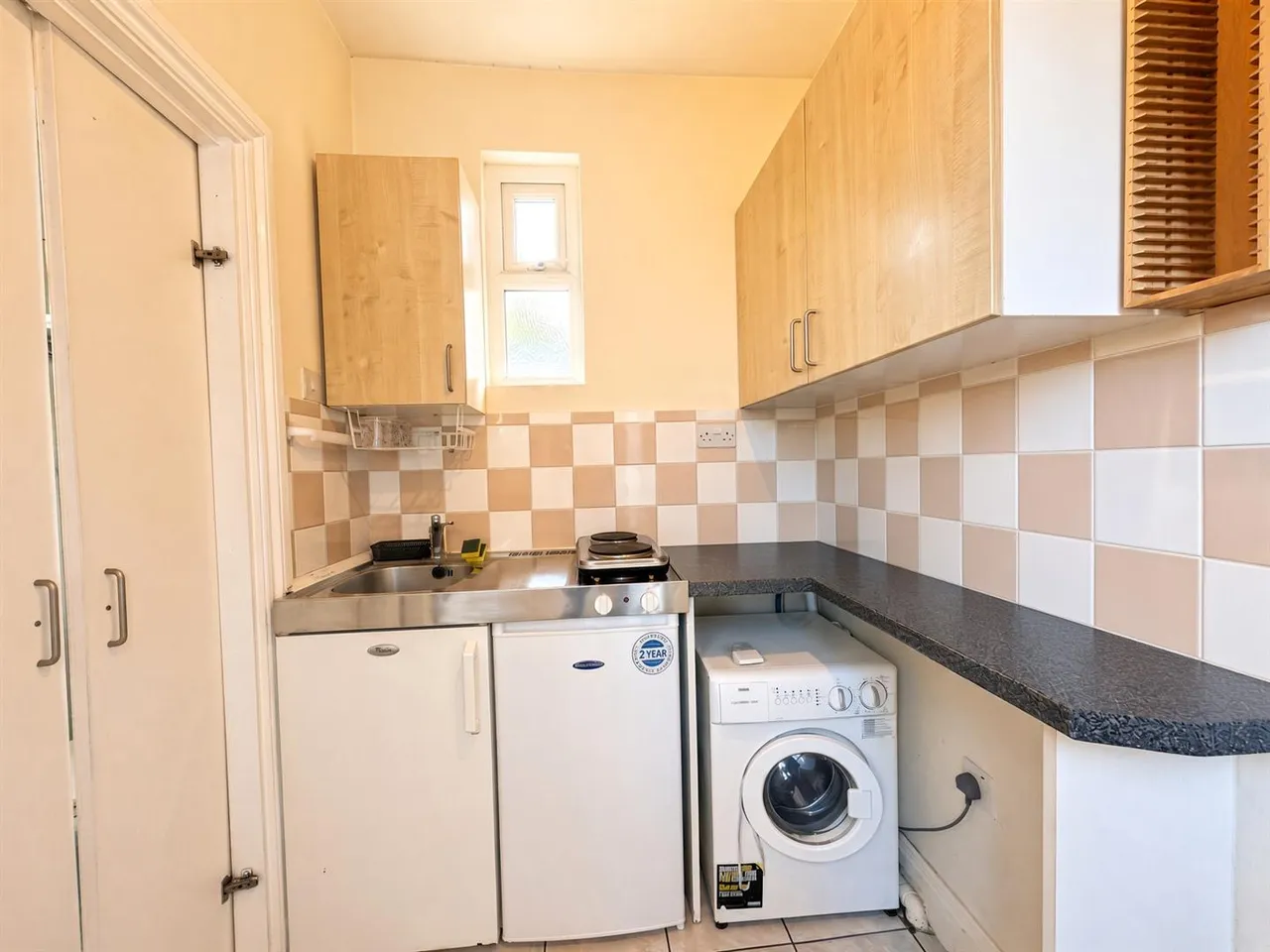 Melrose Avenue, Willesden Green, NW2, photo 2
