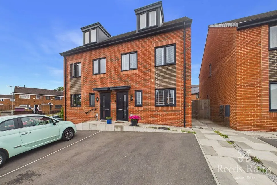 3 bed house for sale, Hyacinth Close, Salford, M6