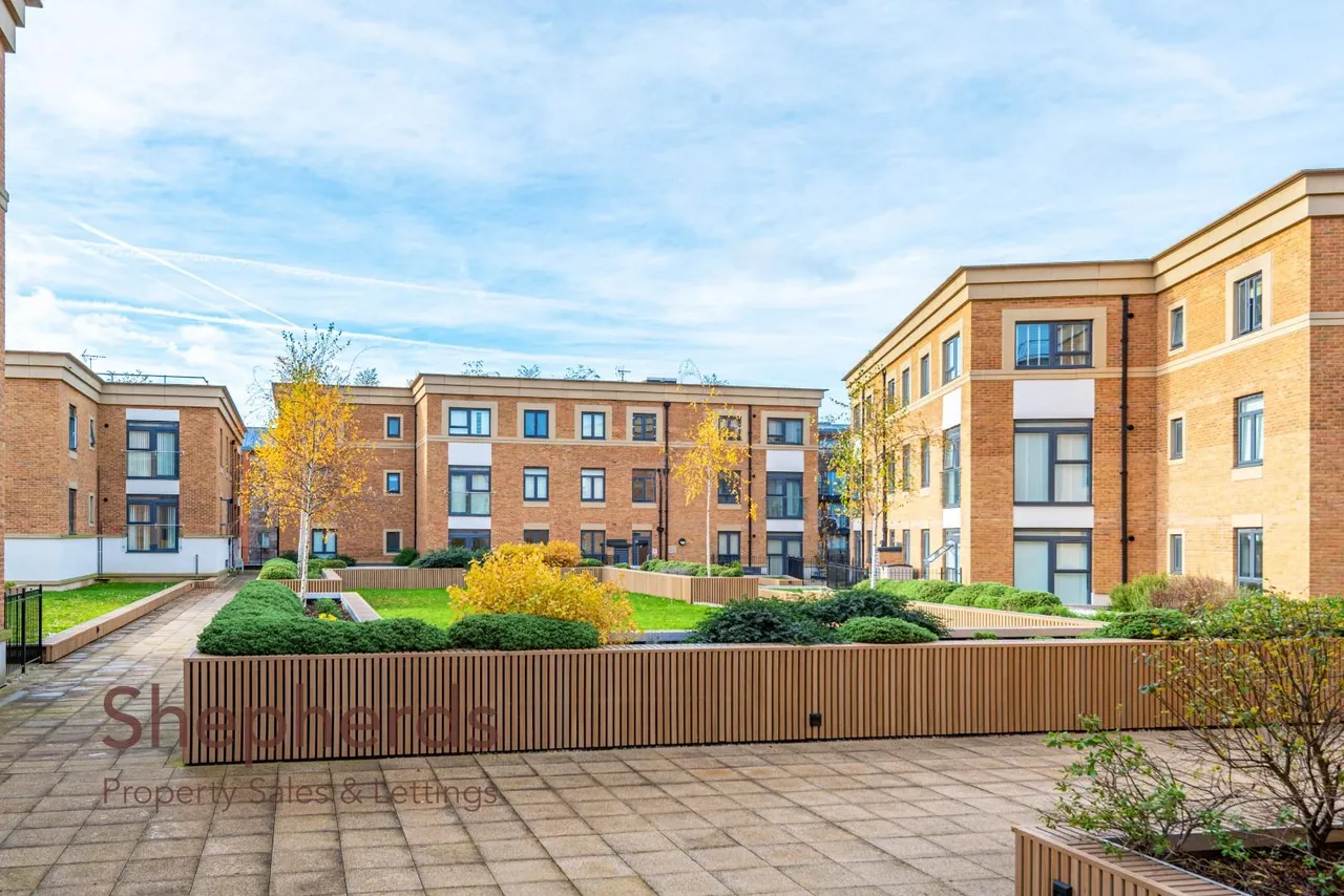2 bed flat to rent, Claud Hamilton Way, Hertford, SG14