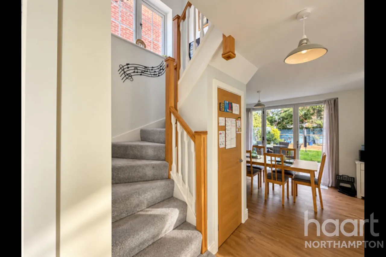 Nightingale Drive, Northampton, NN3, photo 6