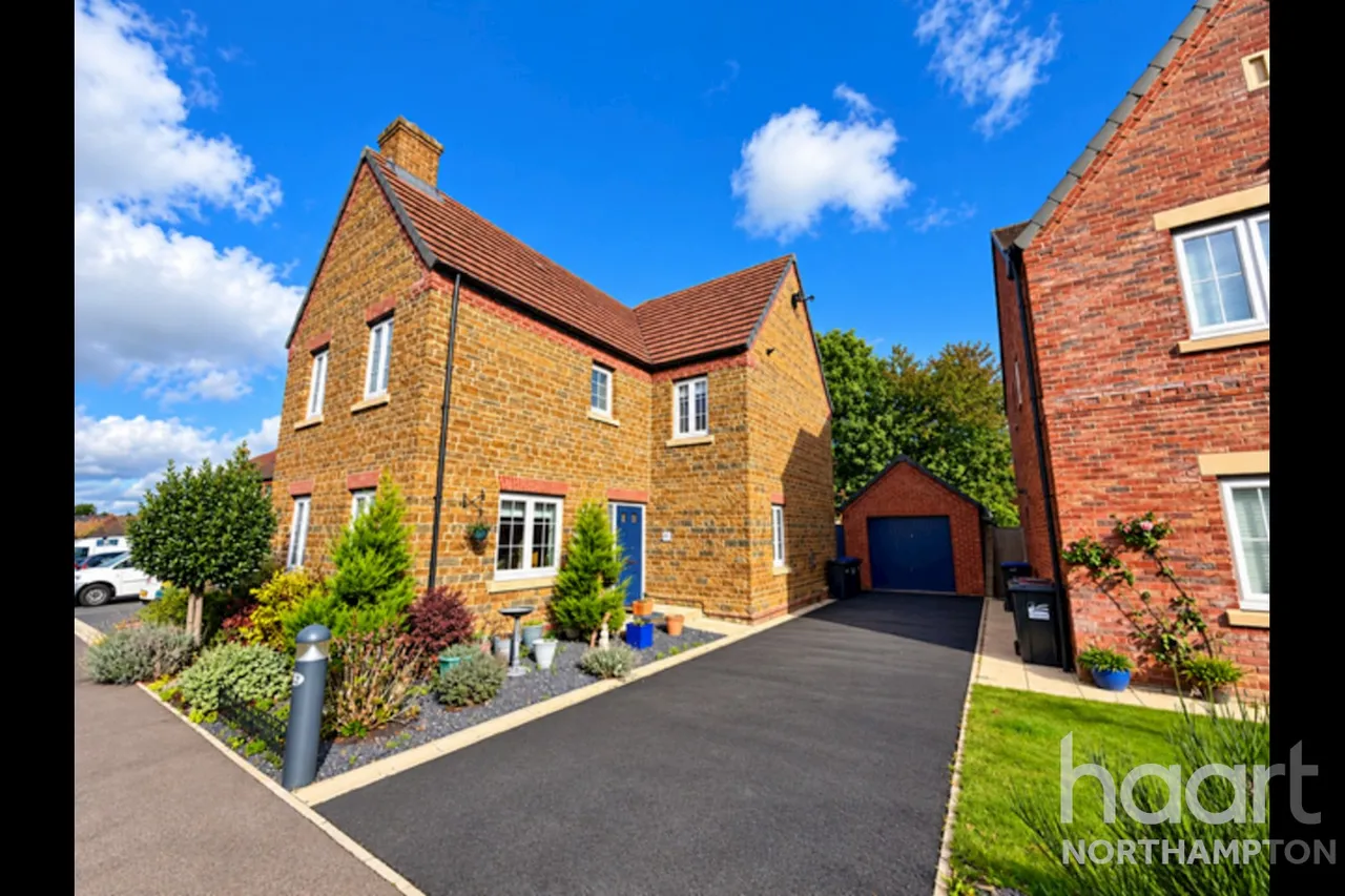 Nightingale Drive, Northampton, NN3, photo 2