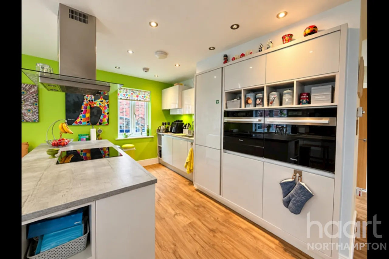 Nightingale Drive, Northampton, NN3, photo 9