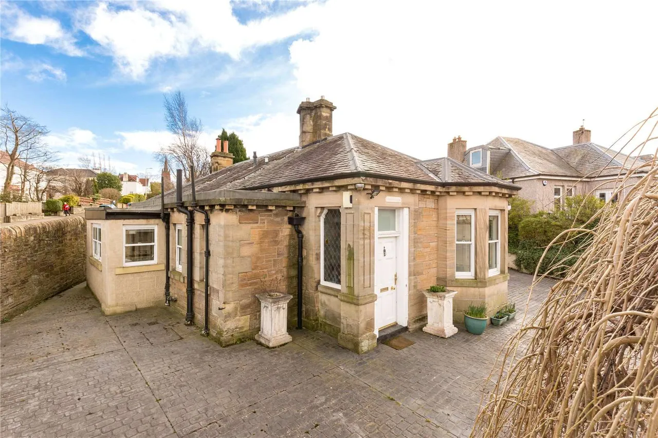 3 bed house to rent, Craiglockhart Avenue, Edinburgh, EH14