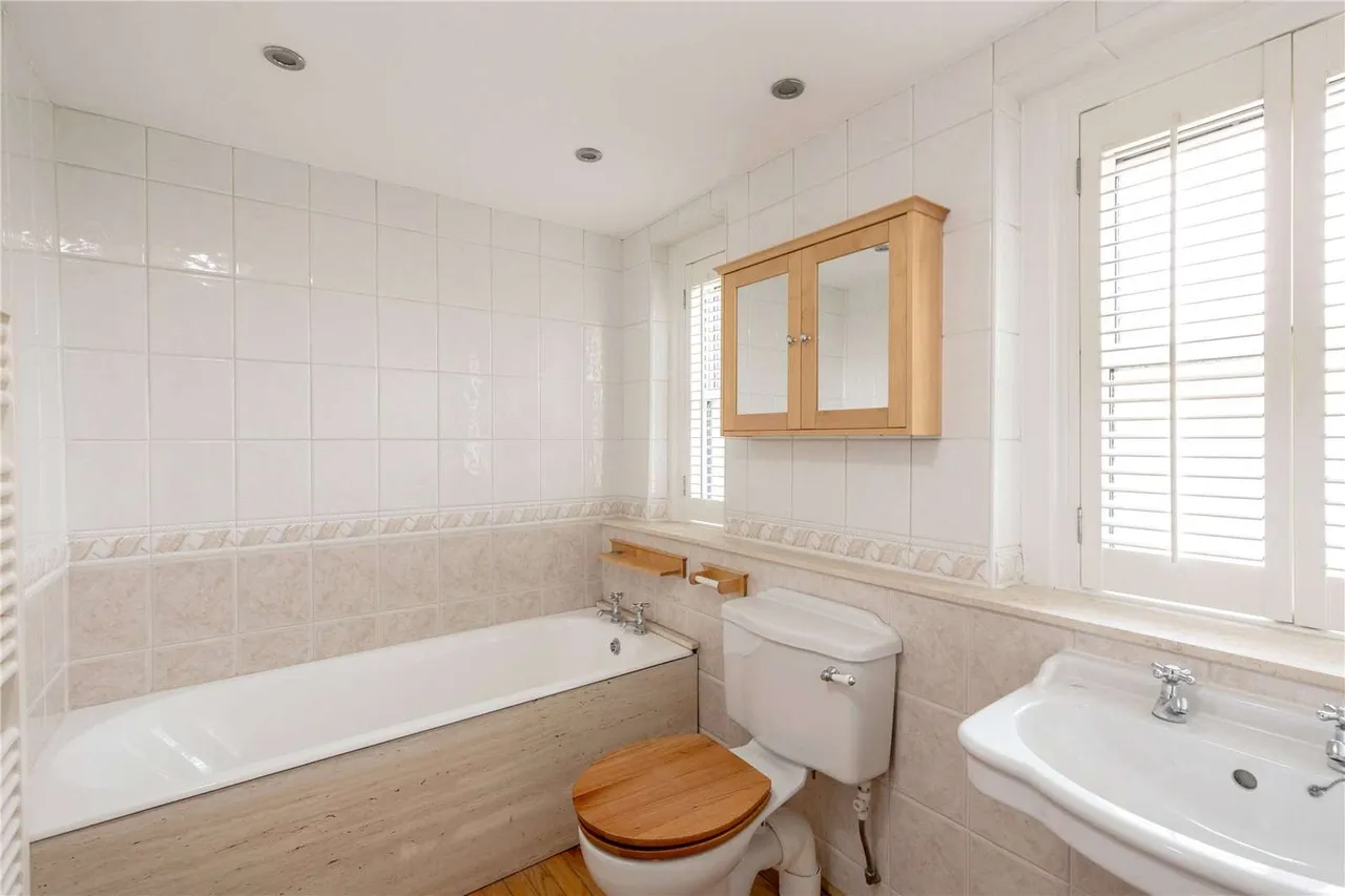 Craiglockhart Avenue, Edinburgh, EH14, photo 13