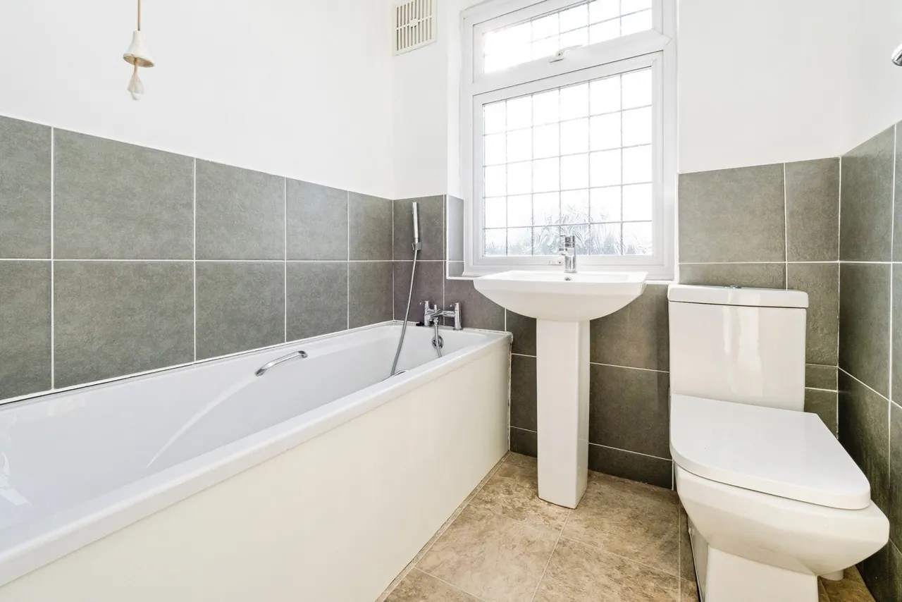Jersey Road, Rainham, RM13, photo 16