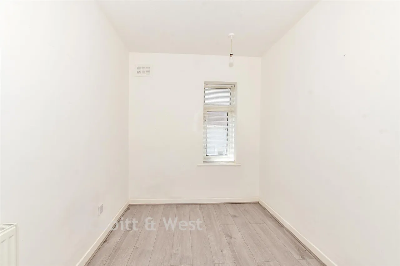 Totland Road, Portsmouth, PO6, photo 6