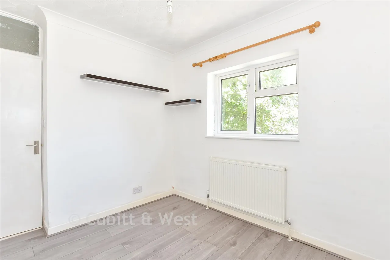 Totland Road, Portsmouth, PO6, photo 8